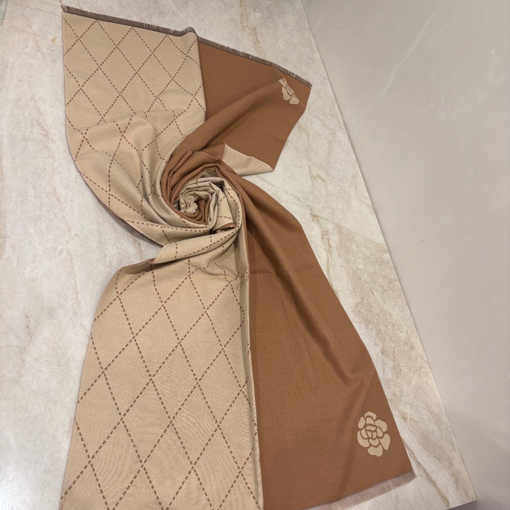MOBAAK 2025 Autumn-Winter Beige Camellia Scarf Shawl Elegant Fashion. NWOT